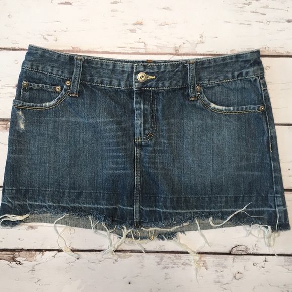 American Eagle Outfitters Dresses & Skirts - 🍁 American Eagle denim jean skirt. Frayed hem